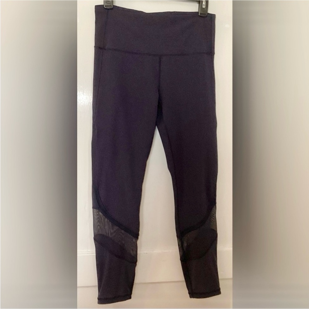 Lululemon Fresh In-Mesh Tight 25” Legging Size 8